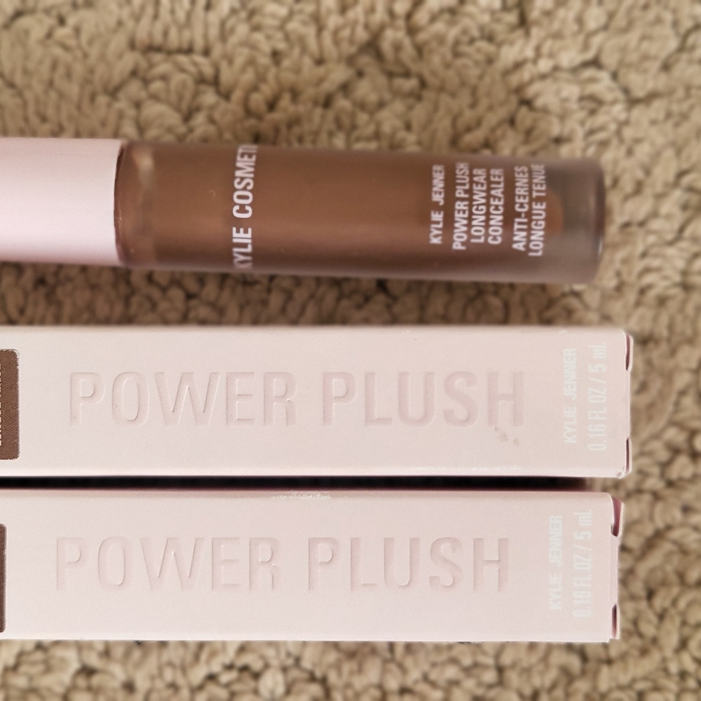 Kylie Cosmetics Power Plush Lip Gloss - Brown